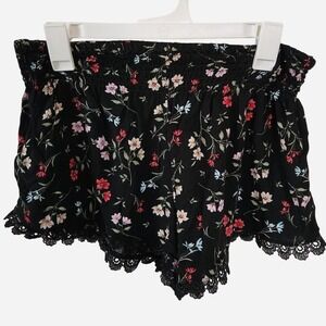 ShoSho black floral boho print elastic waist shorts with crochet trim size XL